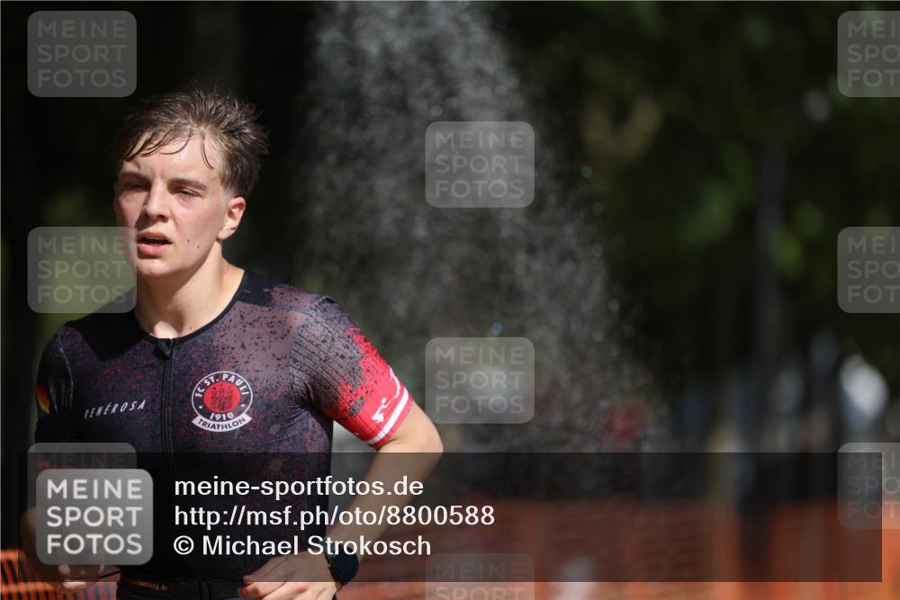 07.09.2025 - 19. Norderstedt Triathlon Michael Strokosch http://msf.ph/oto/8800588 07.09.2025 12:01:09 Laufen 787, 796, 1156 meine-sportfotos.de