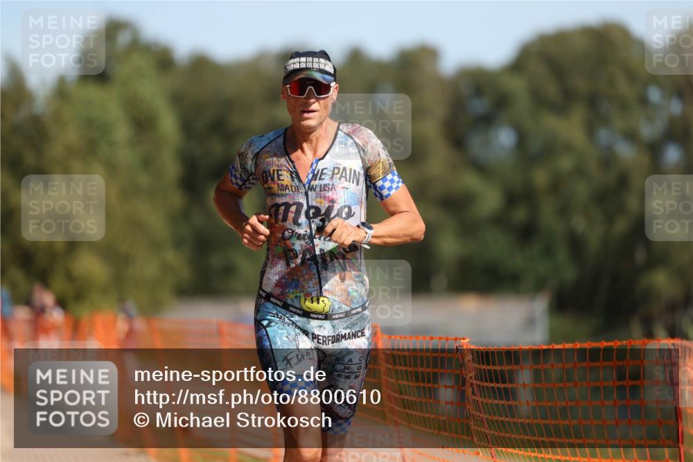 07.09.2025 - 19. Norderstedt Triathlon Michael Strokosch http://msf.ph/oto/8800610 07.09.2025 12:01:10 Laufen 787, 796, 1156 meine-sportfotos.de