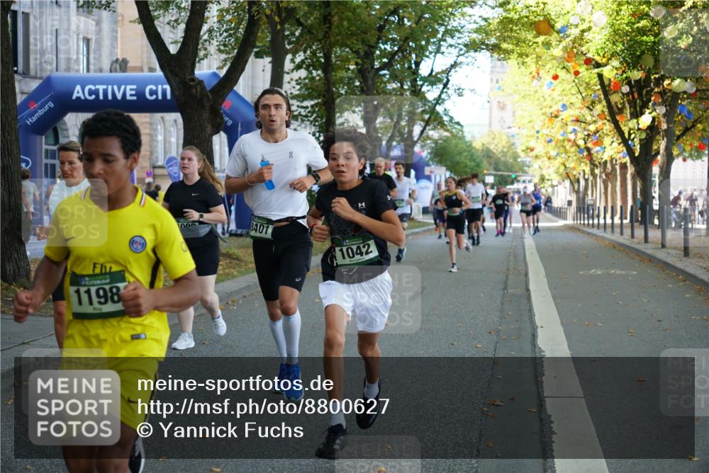 07.09.2025 - BARMER Alsterlauf Yannick Fuchs http://msf.ph/oto/8800627 07.09.2025 11:48:59 Laufen 1198, 1000, 3401, 1042, 147 meine-sportfotos.de