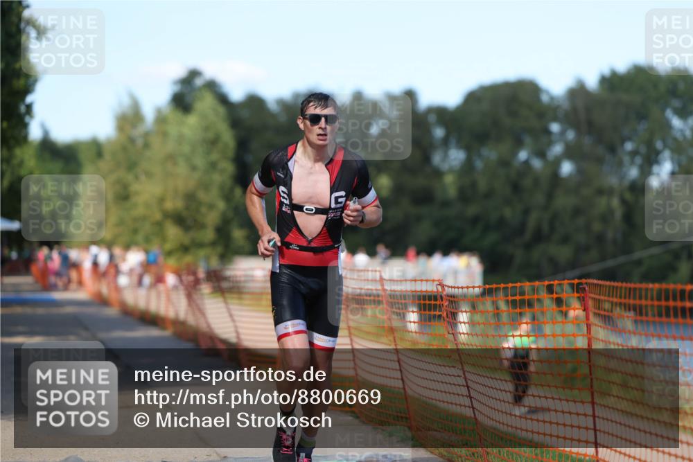 07.09.2025 - 19. Norderstedt Triathlon Michael Strokosch http://msf.ph/oto/8800669 07.09.2025 14:50:55 Laufen 978 meine-sportfotos.de