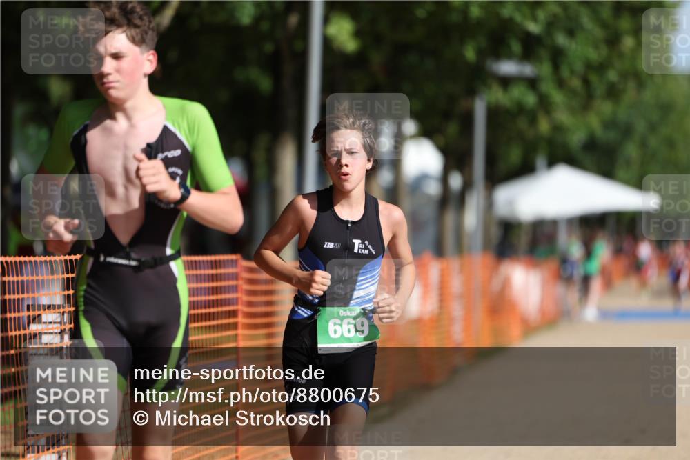 07.09.2025 - 19. Norderstedt Triathlon Michael Strokosch http://msf.ph/oto/8800675 07.09.2025 10:57:25 Laufen 655, 669 meine-sportfotos.de