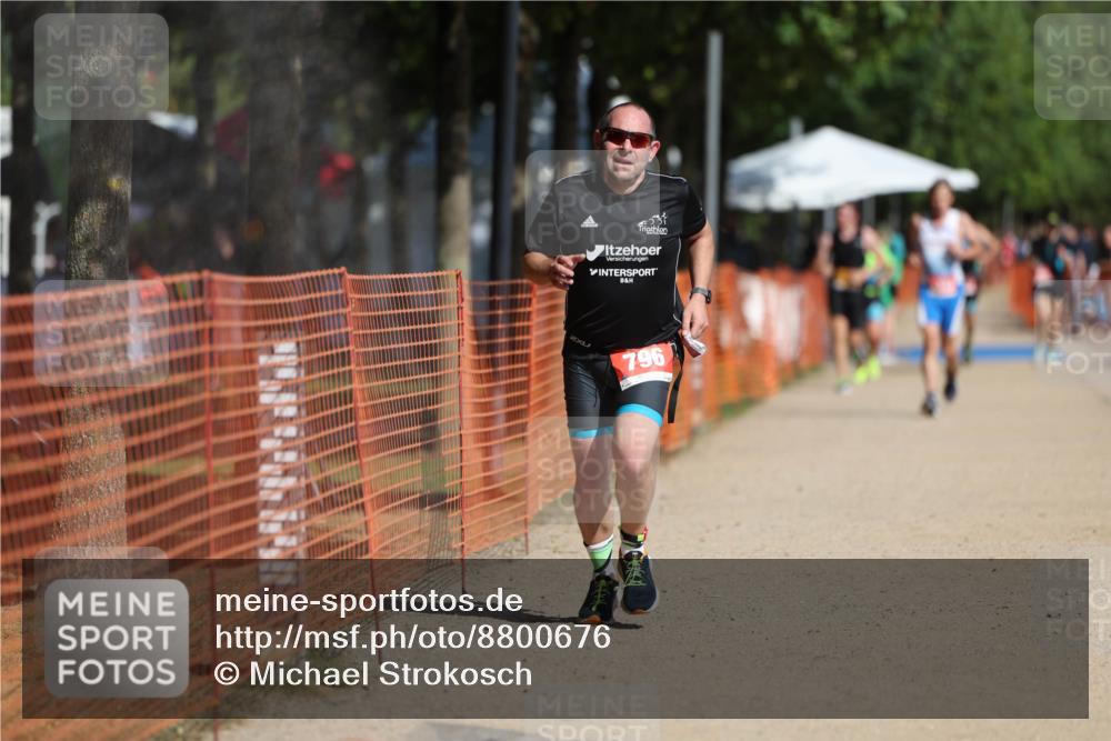 07.09.2025 - 19. Norderstedt Triathlon Michael Strokosch http://msf.ph/oto/8800676 07.09.2025 12:01:15 Laufen 787, 796 meine-sportfotos.de