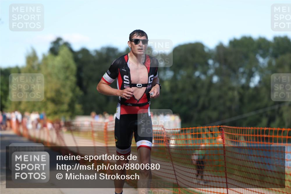 07.09.2025 - 19. Norderstedt Triathlon Michael Strokosch http://msf.ph/oto/8800680 07.09.2025 14:50:55 Laufen 978 meine-sportfotos.de