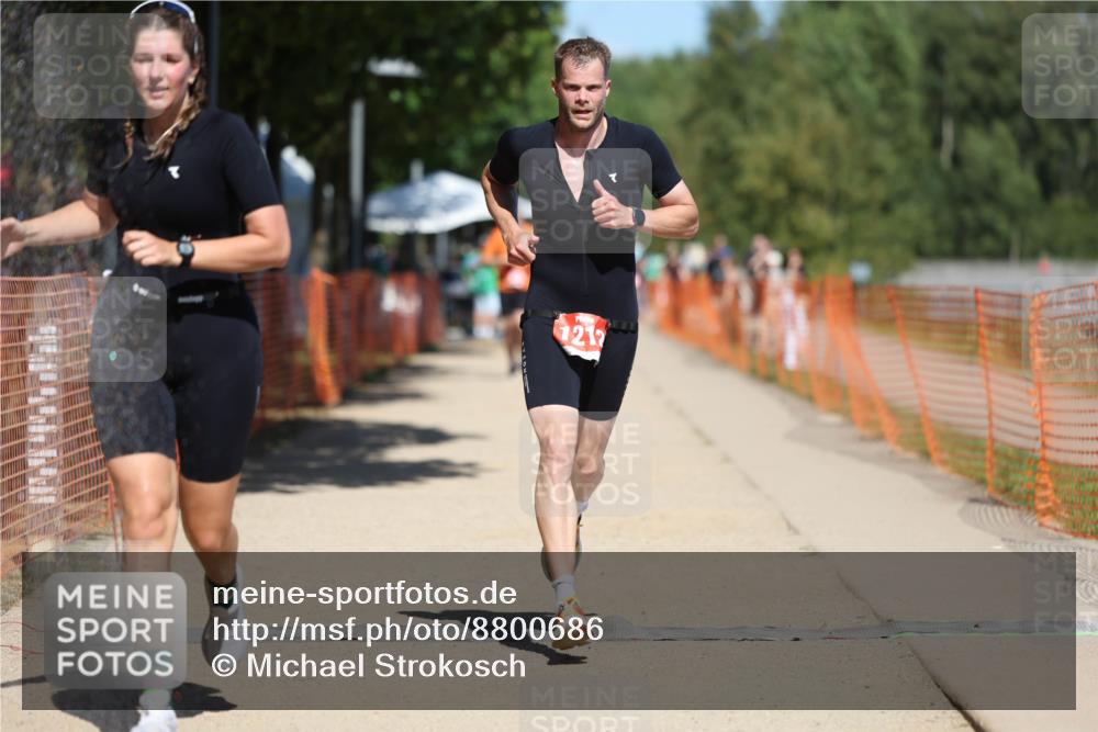 07.09.2025 - 19. Norderstedt Triathlon Michael Strokosch http://msf.ph/oto/8800686 07.09.2025 13:08:31 Laufen 282, 759, 1212 meine-sportfotos.de