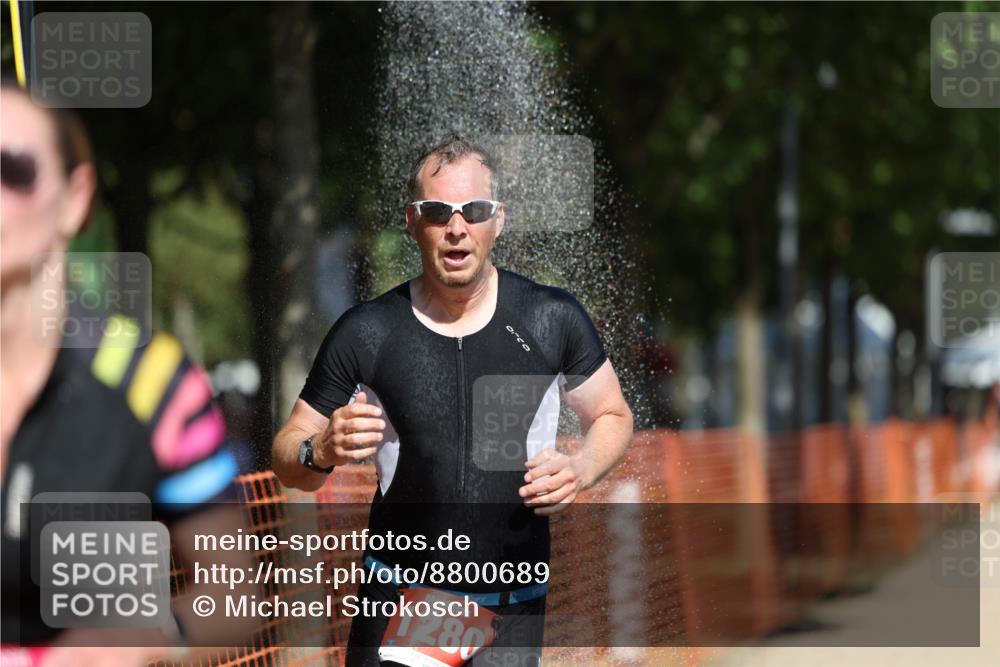 07.09.2025 - 19. Norderstedt Triathlon Michael Strokosch http://msf.ph/oto/8800689 07.09.2025 12:30:47 Laufen 822, 1280, 1343 meine-sportfotos.de