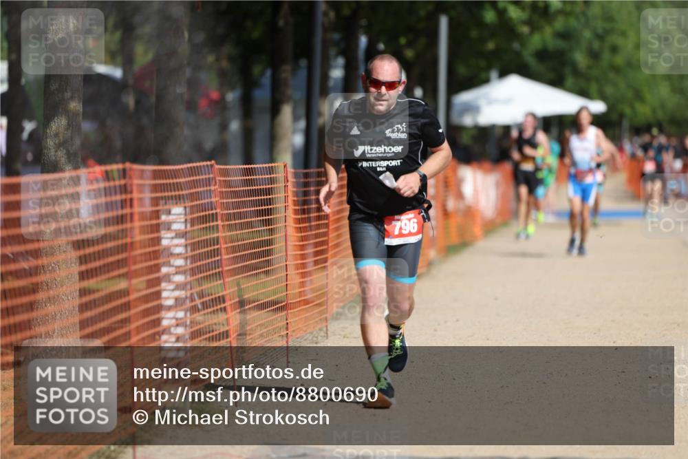 07.09.2025 - 19. Norderstedt Triathlon Michael Strokosch http://msf.ph/oto/8800690 07.09.2025 12:01:15 Laufen 787, 796 meine-sportfotos.de