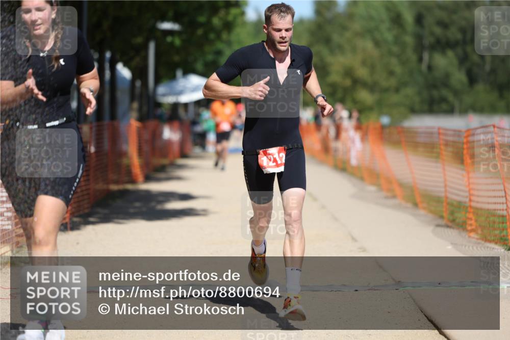 07.09.2025 - 19. Norderstedt Triathlon Michael Strokosch http://msf.ph/oto/8800694 07.09.2025 13:08:31 Laufen 282, 759, 1212 meine-sportfotos.de