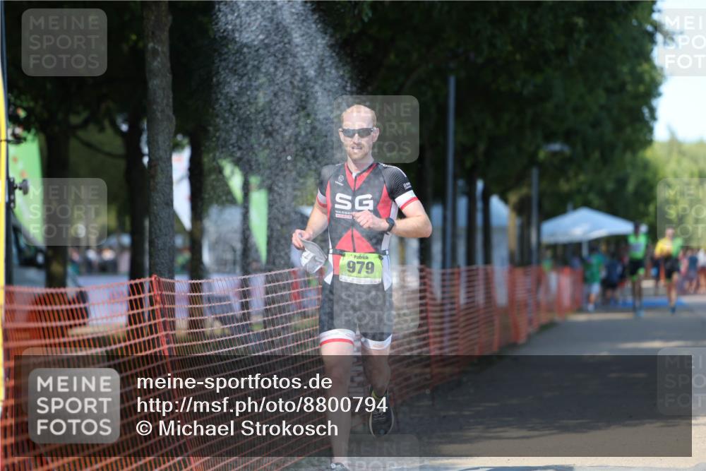 07.09.2025 - 19. Norderstedt Triathlon Michael Strokosch http://msf.ph/oto/8800794 07.09.2025 14:51:31 Laufen 979, 988 meine-sportfotos.de