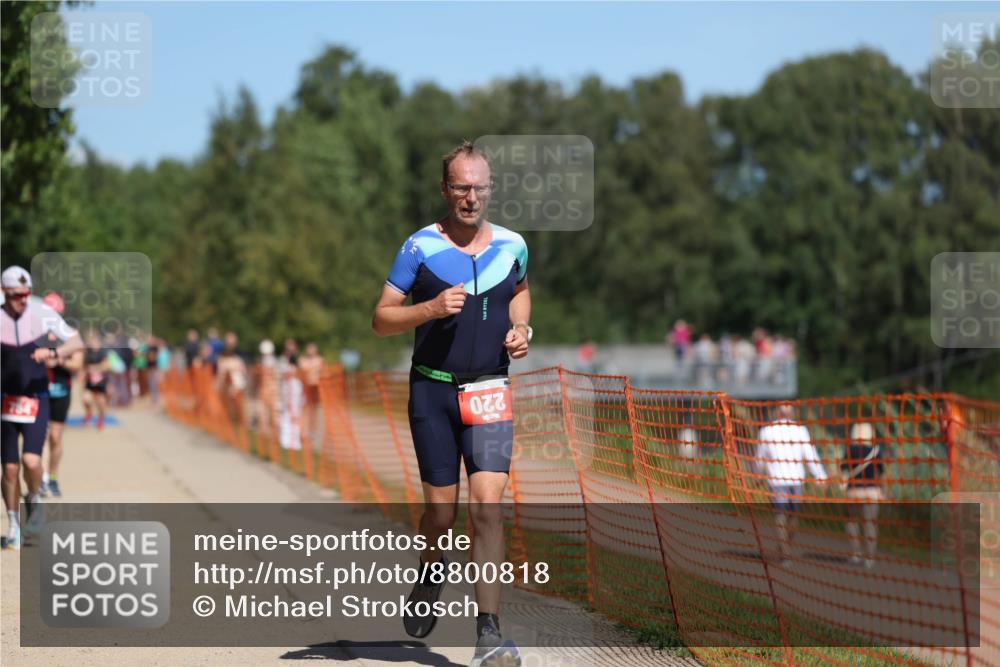 07.09.2025 - 19. Norderstedt Triathlon Michael Strokosch http://msf.ph/oto/8800818 07.09.2025 13:08:52 Laufen 220, 713, 754 meine-sportfotos.de