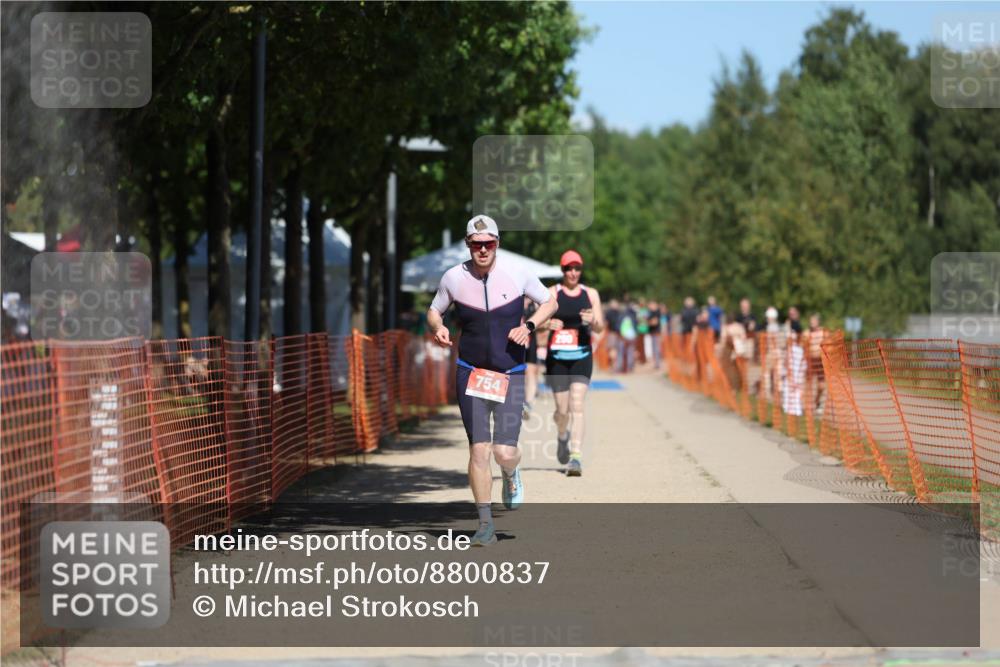 07.09.2025 - 19. Norderstedt Triathlon Michael Strokosch http://msf.ph/oto/8800837 07.09.2025 13:08:53 Laufen 220, 713, 754 meine-sportfotos.de