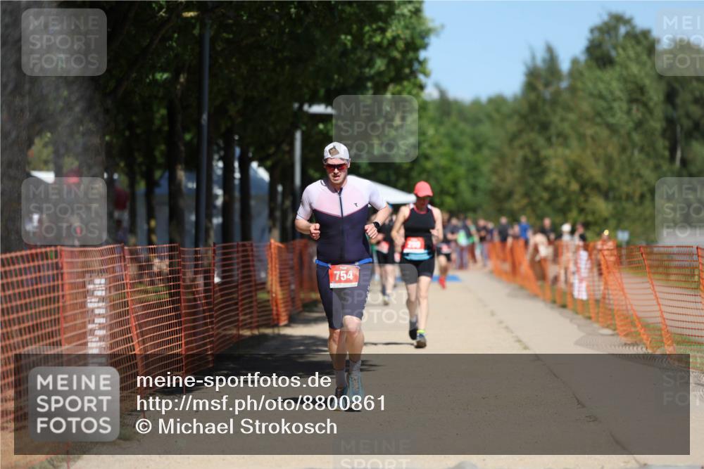 07.09.2025 - 19. Norderstedt Triathlon Michael Strokosch http://msf.ph/oto/8800861 07.09.2025 13:08:54 Laufen 220, 290, 713, 754 meine-sportfotos.de