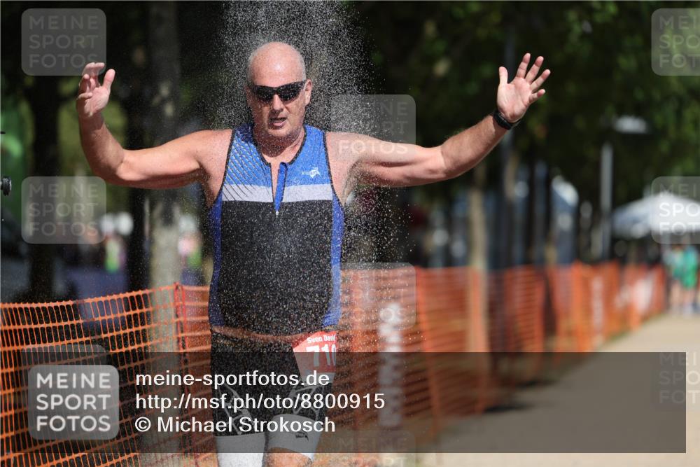 07.09.2025 - 19. Norderstedt Triathlon Michael Strokosch http://msf.ph/oto/8800915 07.09.2025 12:31:03 Laufen 710, 1372 meine-sportfotos.de