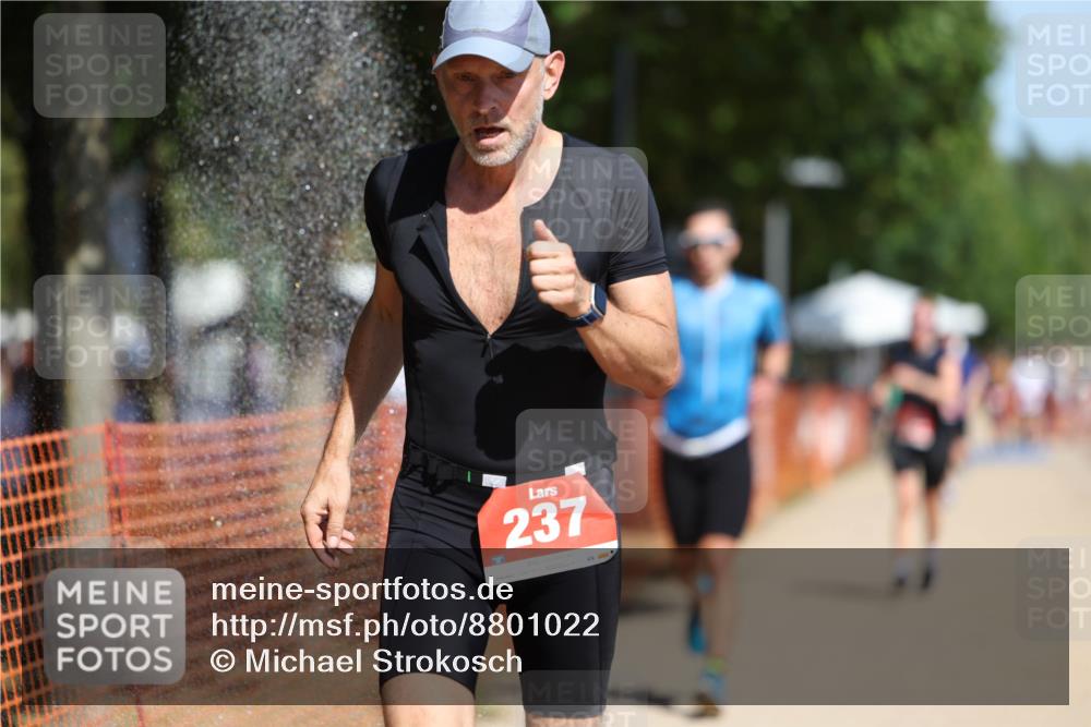 07.09.2025 - 19. Norderstedt Triathlon Michael Strokosch http://msf.ph/oto/8801022 07.09.2025 12:31:20 Laufen 215, 237, 1361 meine-sportfotos.de