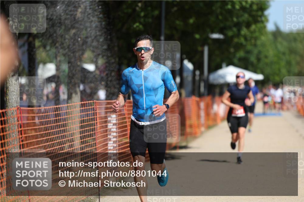 07.09.2025 - 19. Norderstedt Triathlon Michael Strokosch http://msf.ph/oto/8801044 07.09.2025 12:31:21 Laufen 215, 237, 1361 meine-sportfotos.de