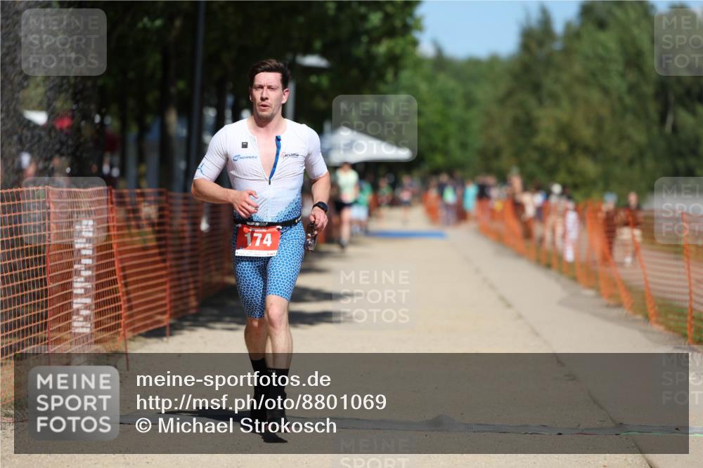 07.09.2025 - 19. Norderstedt Triathlon Michael Strokosch http://msf.ph/oto/8801069 07.09.2025 13:09:10 Laufen 174, 277, 715 meine-sportfotos.de