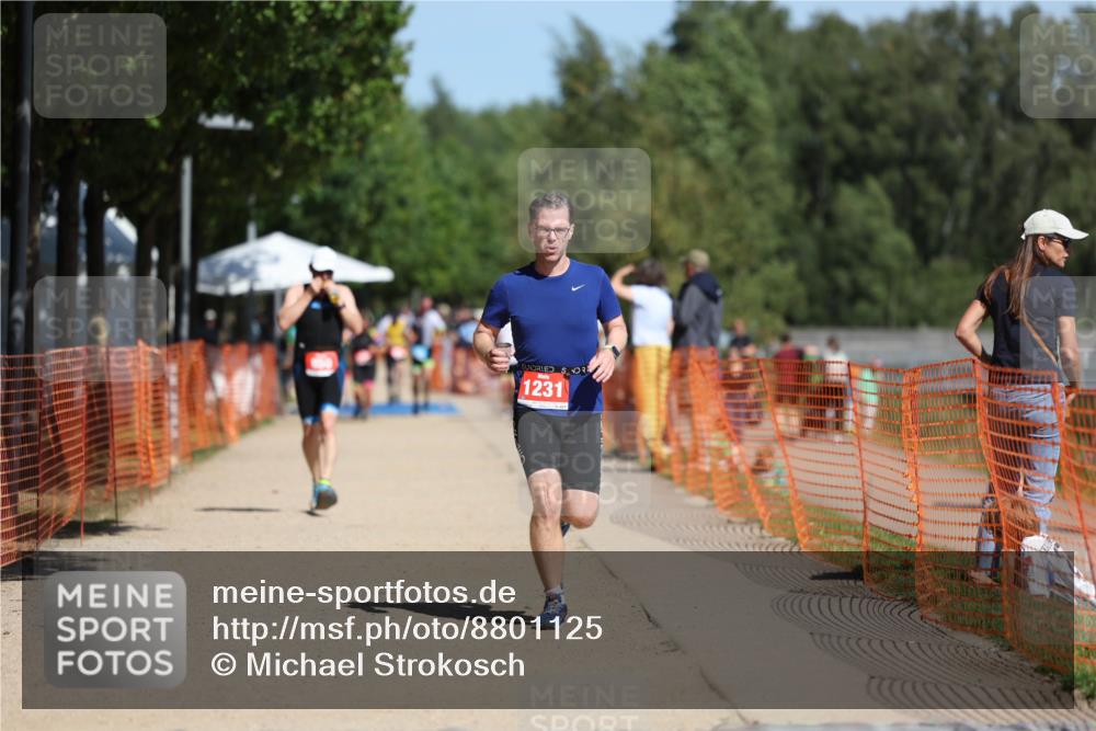 07.09.2025 - 19. Norderstedt Triathlon Michael Strokosch http://msf.ph/oto/8801125 07.09.2025 12:31:27 Laufen 850, 1231, 1361 meine-sportfotos.de