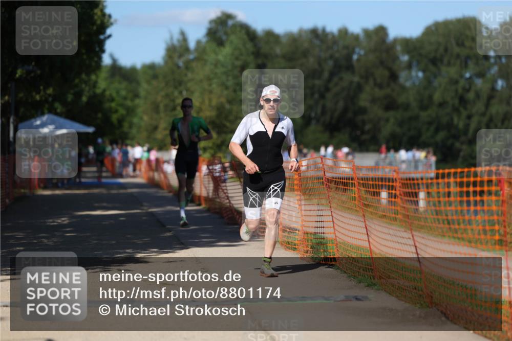 07.09.2025 - 19. Norderstedt Triathlon Michael Strokosch http://msf.ph/oto/8801174 07.09.2025 14:52:07 Laufen 361, 1014 meine-sportfotos.de