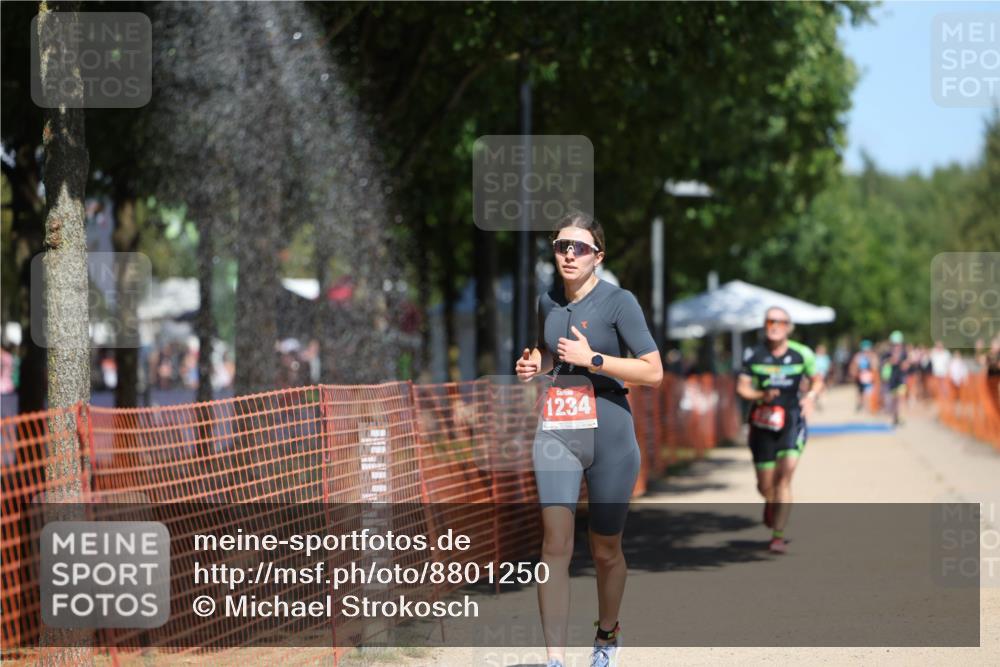 07.09.2025 - 19. Norderstedt Triathlon Michael Strokosch http://msf.ph/oto/8801250 07.09.2025 13:09:39 Laufen 1234, 1396 meine-sportfotos.de