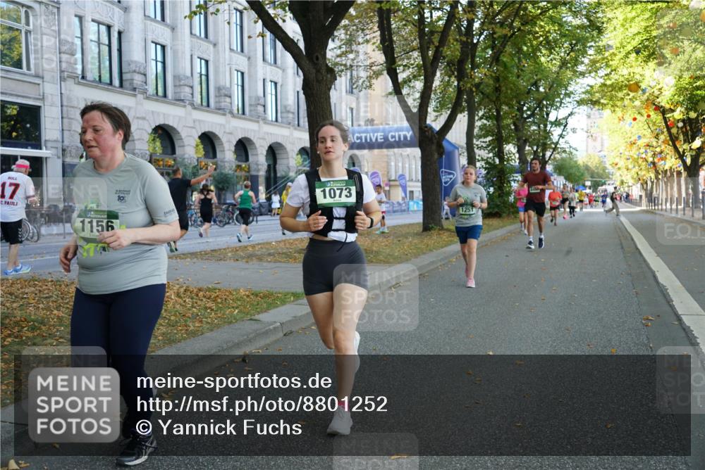 07.09.2025 - BARMER Alsterlauf Yannick Fuchs http://msf.ph/oto/8801252 07.09.2025 11:49:32 Laufen 17, 1156, 10, 1073, 1251 meine-sportfotos.de