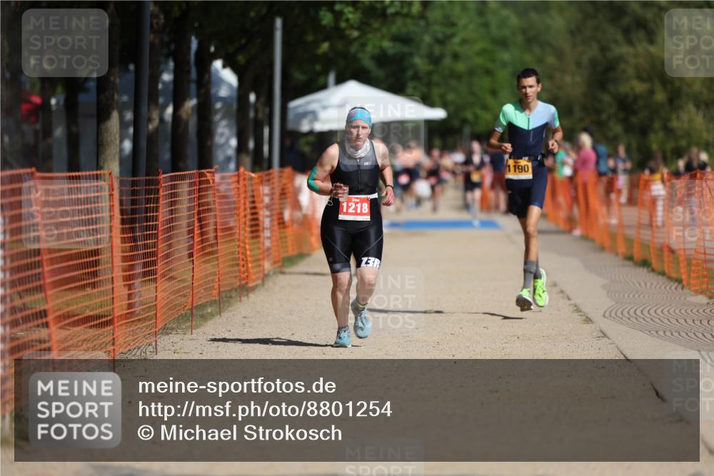 07.09.2025 - 19. Norderstedt Triathlon Michael Strokosch http://msf.ph/oto/8801254 07.09.2025 12:02:10 Laufen 1190, 1218 meine-sportfotos.de