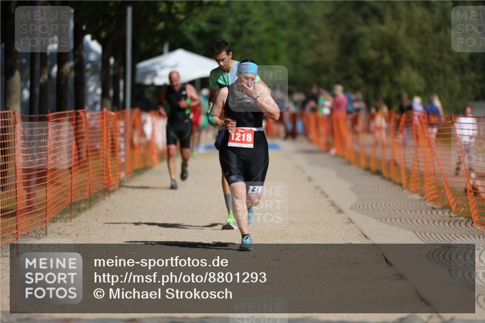 07.09.2025 - 19. Norderstedt Triathlon Michael Strokosch http://msf.ph/oto/8801293 07.09.2025 12:02:12 Laufen 1190, 1218 meine-sportfotos.de