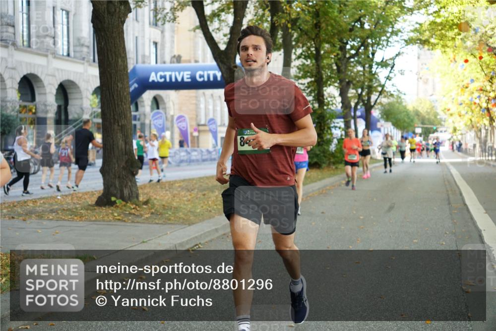 07.09.2025 - BARMER Alsterlauf Yannick Fuchs http://msf.ph/oto/8801296 07.09.2025 11:49:35 Laufen 84 meine-sportfotos.de