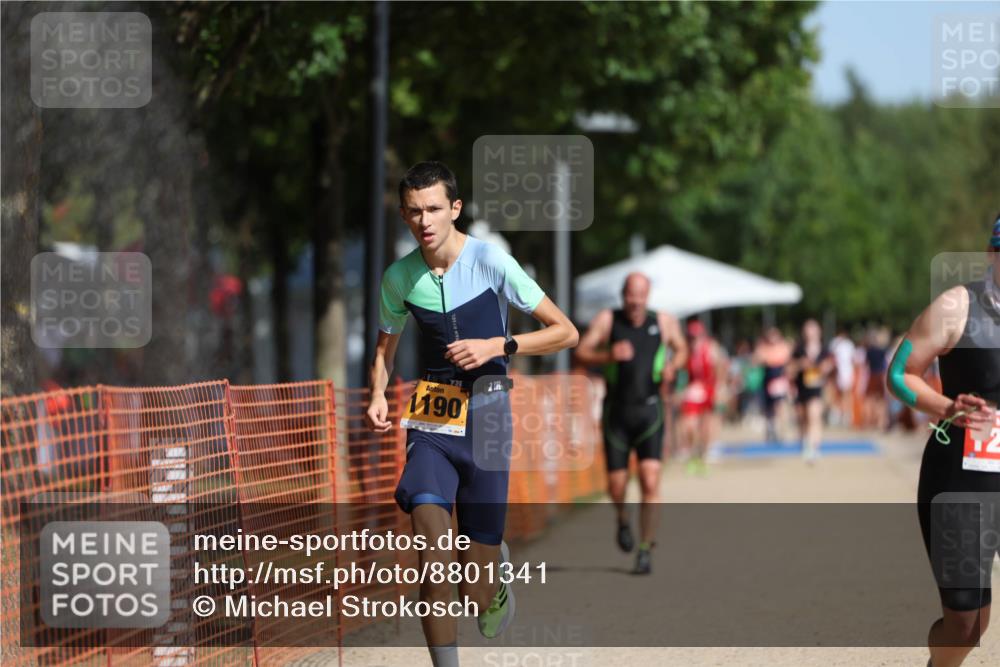 07.09.2025 - 19. Norderstedt Triathlon Michael Strokosch http://msf.ph/oto/8801341 07.09.2025 12:02:14 Laufen 1190, 1217, 1218 meine-sportfotos.de