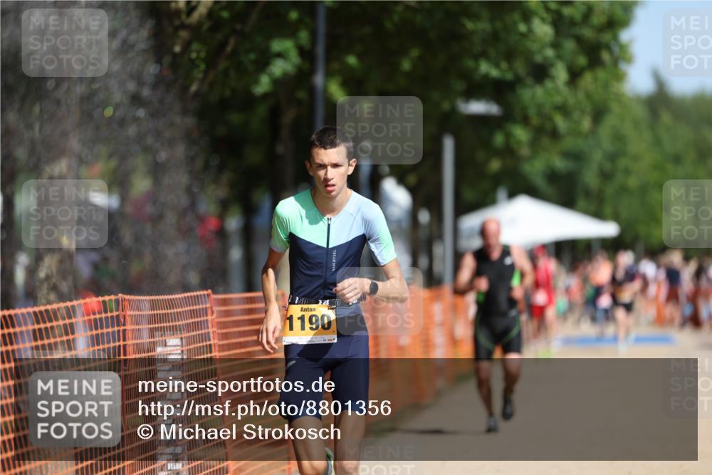 07.09.2025 - 19. Norderstedt Triathlon Michael Strokosch http://msf.ph/oto/8801356 07.09.2025 12:02:15 Laufen 1190, 1217, 1218 meine-sportfotos.de