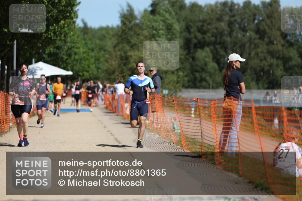 07.09.2025 - 19. Norderstedt Triathlon Michael Strokosch http://msf.ph/oto/8801365 07.09.2025 12:32:02 Laufen 201, 741 meine-sportfotos.de