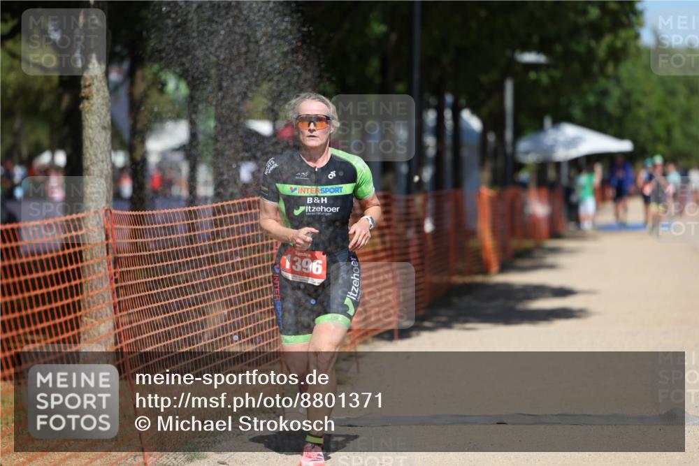 07.09.2025 - 19. Norderstedt Triathlon Michael Strokosch http://msf.ph/oto/8801371 07.09.2025 13:09:45 Laufen 1396 meine-sportfotos.de