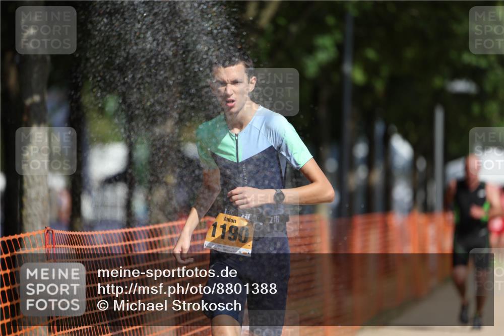 07.09.2025 - 19. Norderstedt Triathlon Michael Strokosch http://msf.ph/oto/8801388 07.09.2025 12:02:16 Laufen 1190, 1217, 1218 meine-sportfotos.de