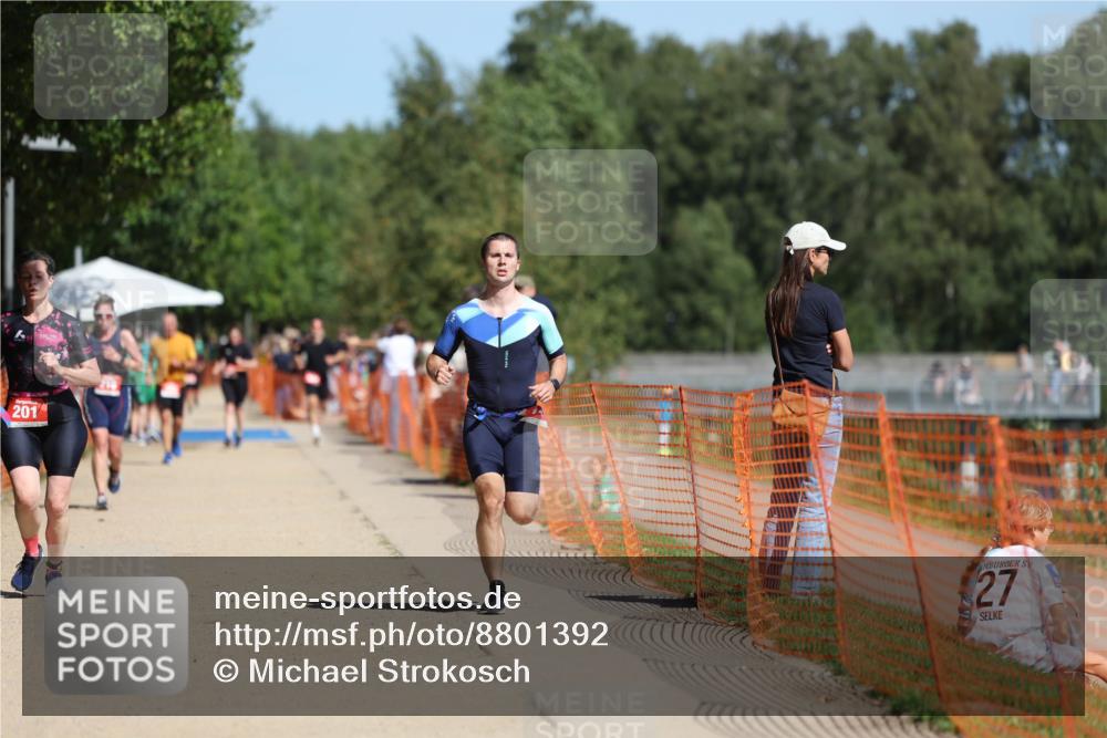 07.09.2025 - 19. Norderstedt Triathlon Michael Strokosch http://msf.ph/oto/8801392 07.09.2025 12:32:04 Laufen 201, 741 meine-sportfotos.de