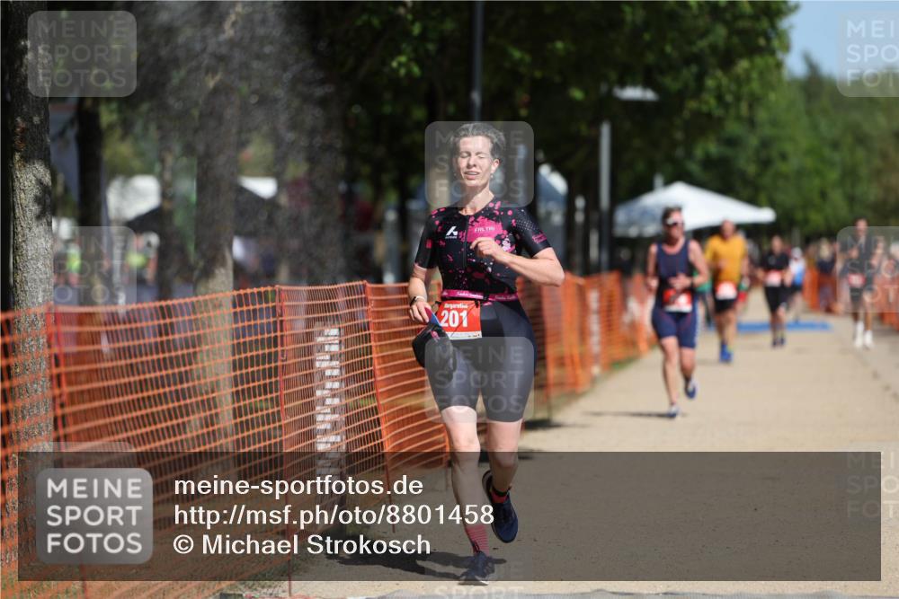 07.09.2025 - 19. Norderstedt Triathlon Michael Strokosch http://msf.ph/oto/8801458 07.09.2025 12:32:07 Laufen 201, 216, 741 meine-sportfotos.de