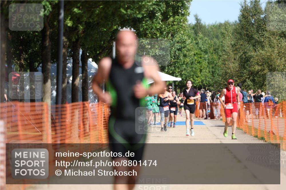 07.09.2025 - 19. Norderstedt Triathlon Michael Strokosch http://msf.ph/oto/8801474 07.09.2025 12:02:21 Laufen 1217 meine-sportfotos.de