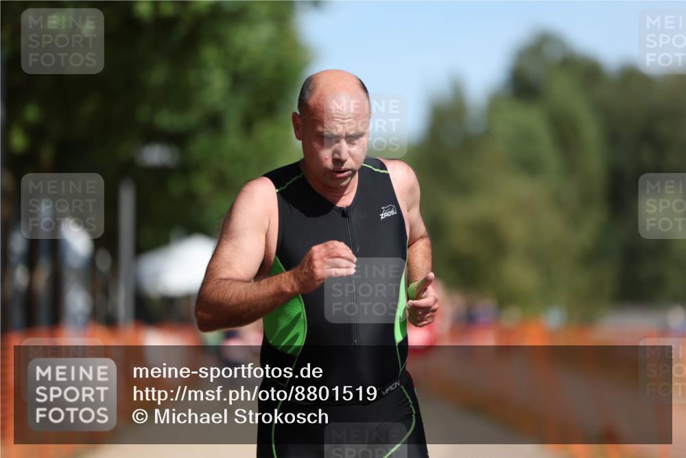 07.09.2025 - 19. Norderstedt Triathlon Michael Strokosch http://msf.ph/oto/8801519 07.09.2025 12:02:22 Laufen 1217 meine-sportfotos.de