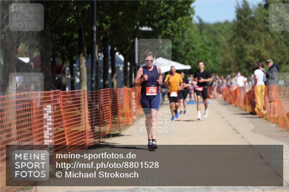 07.09.2025 - 19. Norderstedt Triathlon Michael Strokosch http://msf.ph/oto/8801528 07.09.2025 12:32:10 Laufen 164, 201, 216, 741 meine-sportfotos.de