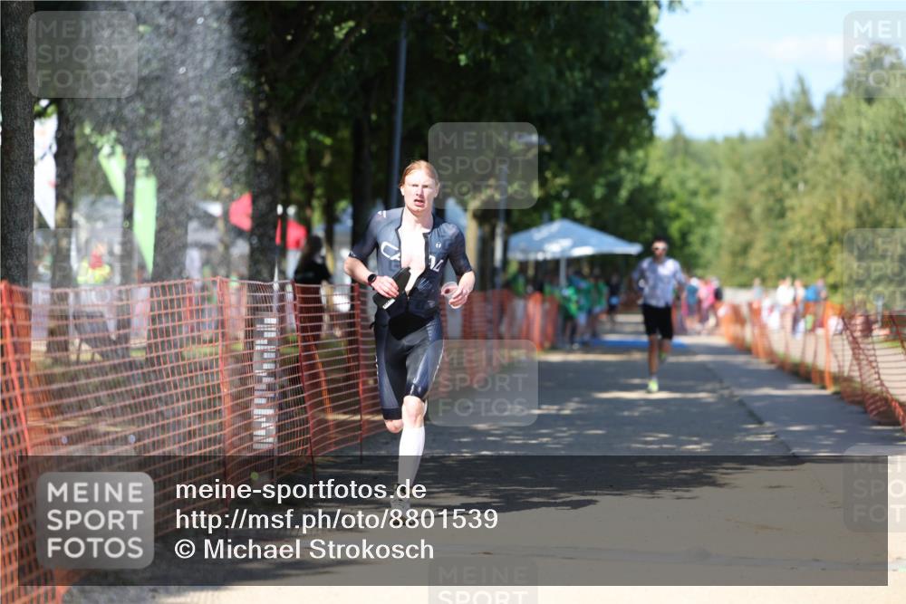 07.09.2025 - 19. Norderstedt Triathlon Michael Strokosch http://msf.ph/oto/8801539 07.09.2025 14:52:38 Laufen 993, 1421, 1468 meine-sportfotos.de