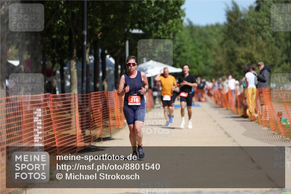 07.09.2025 - 19. Norderstedt Triathlon Michael Strokosch http://msf.ph/oto/8801540 07.09.2025 12:32:11 Laufen 164, 201, 216 meine-sportfotos.de