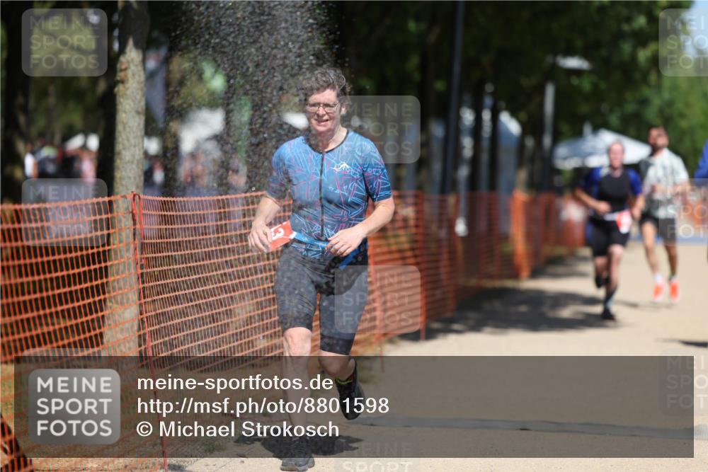 07.09.2025 - 19. Norderstedt Triathlon Michael Strokosch http://msf.ph/oto/8801598 07.09.2025 13:10:13 Laufen 243, 309, 345, 766 meine-sportfotos.de
