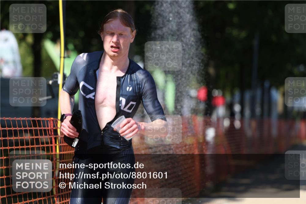 07.09.2025 - 19. Norderstedt Triathlon Michael Strokosch http://msf.ph/oto/8801601 07.09.2025 14:52:40 Laufen 1421, 1468 meine-sportfotos.de
