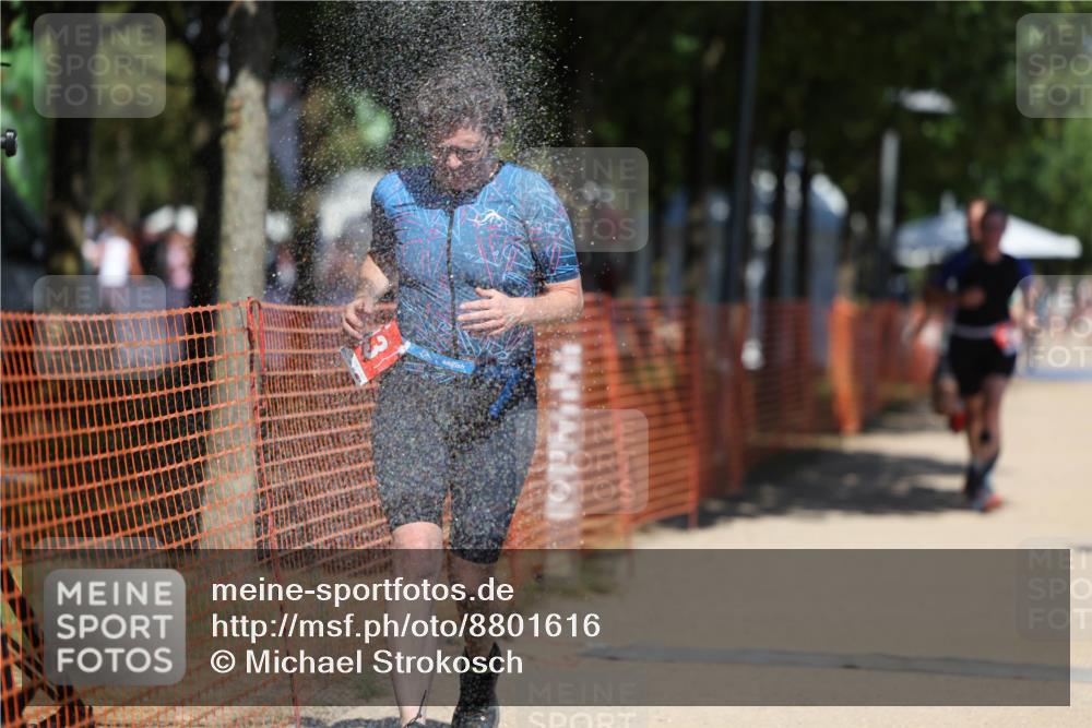 07.09.2025 - 19. Norderstedt Triathlon Michael Strokosch http://msf.ph/oto/8801616 07.09.2025 13:10:14 Laufen 243, 309, 345, 766 meine-sportfotos.de