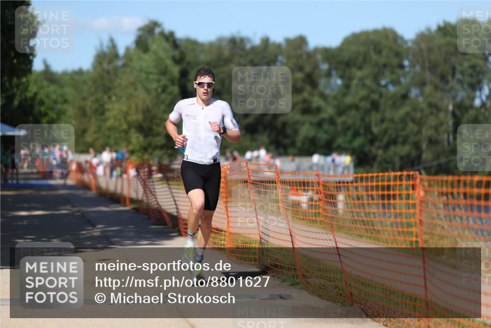07.09.2025 - 19. Norderstedt Triathlon Michael Strokosch http://msf.ph/oto/8801627 07.09.2025 14:52:43 Laufen 1421, 1468 meine-sportfotos.de