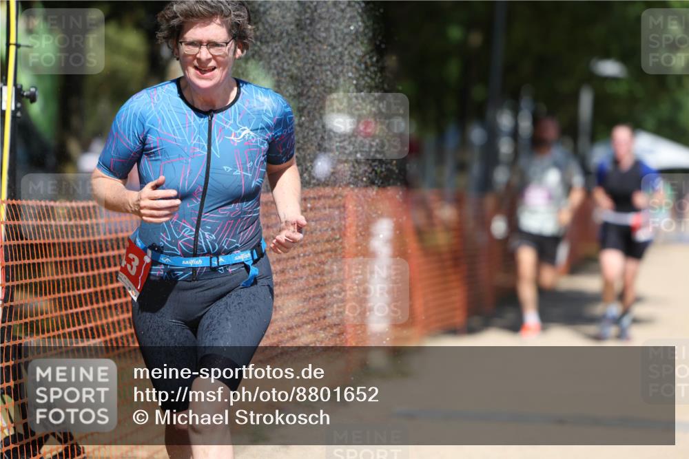 07.09.2025 - 19. Norderstedt Triathlon Michael Strokosch http://msf.ph/oto/8801652 07.09.2025 13:10:15 Laufen 243, 309, 345, 766 meine-sportfotos.de