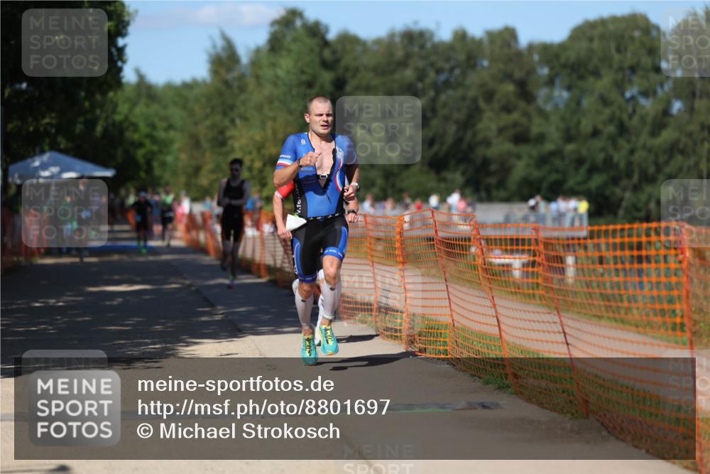 07.09.2025 - 19. Norderstedt Triathlon Michael Strokosch http://msf.ph/oto/8801697 07.09.2025 14:52:59 Laufen 969, 1002, 1041 meine-sportfotos.de