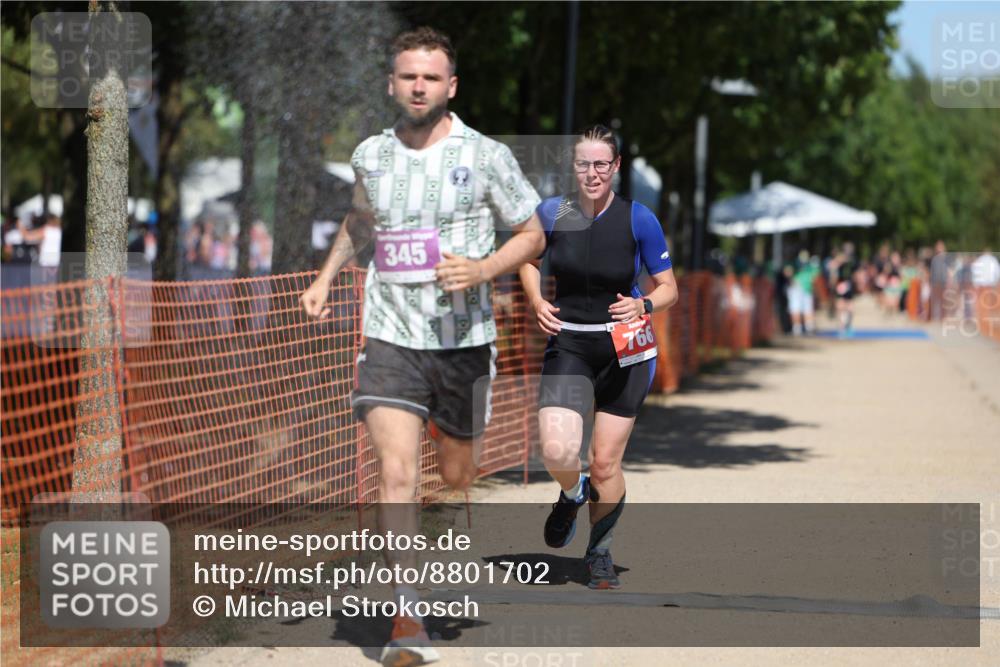07.09.2025 - 19. Norderstedt Triathlon Michael Strokosch http://msf.ph/oto/8801702 07.09.2025 13:10:17 Laufen 243, 309, 345, 766 meine-sportfotos.de