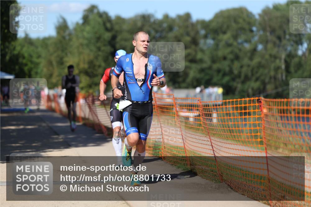 07.09.2025 - 19. Norderstedt Triathlon Michael Strokosch http://msf.ph/oto/8801733 07.09.2025 14:53:00 Laufen 969, 1002, 1041 meine-sportfotos.de