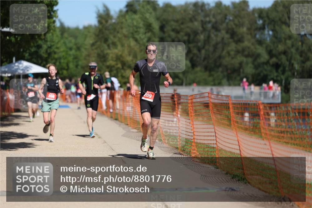 07.09.2025 - 19. Norderstedt Triathlon Michael Strokosch http://msf.ph/oto/8801776 07.09.2025 13:10:38 Laufen 208, 209, 247 meine-sportfotos.de