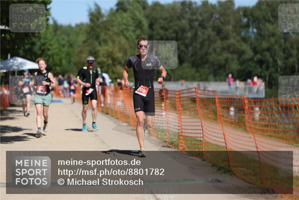 07.09.2025 - 19. Norderstedt Triathlon Michael Strokosch http://msf.ph/oto/8801782 07.09.2025 13:10:38 Laufen 208, 209, 247 meine-sportfotos.de