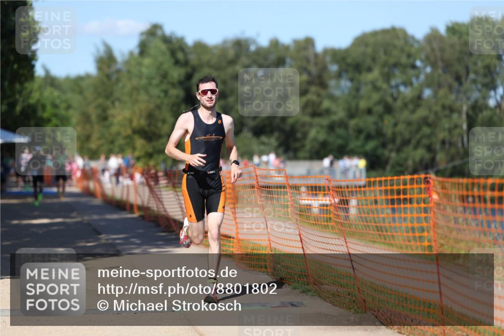 07.09.2025 - 19. Norderstedt Triathlon Michael Strokosch http://msf.ph/oto/8801802 07.09.2025 14:53:03 Laufen 879, 969, 1002, 1041 meine-sportfotos.de