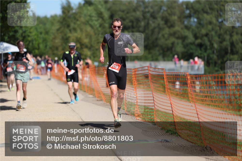 07.09.2025 - 19. Norderstedt Triathlon Michael Strokosch http://msf.ph/oto/8801803 07.09.2025 13:10:38 Laufen 208, 209, 247 meine-sportfotos.de